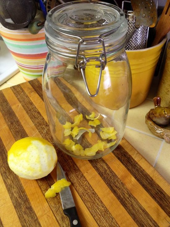 spark-post-image_ehowcdn~images01_spark_34_2d_how-make-rhubarb-liqueur-505667842342d